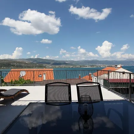 With Terrace And Sea View - Lucic Apartment