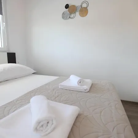 With Terrace And Sea View - Lucic Apartment Trogir