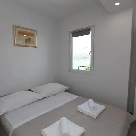 With Terrace And Sea View - Lucic Apartment Trogir